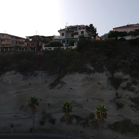 Caia Tropea